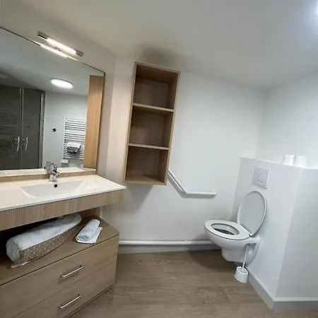 Cosy Diem Quai Valliere 3* ناربون